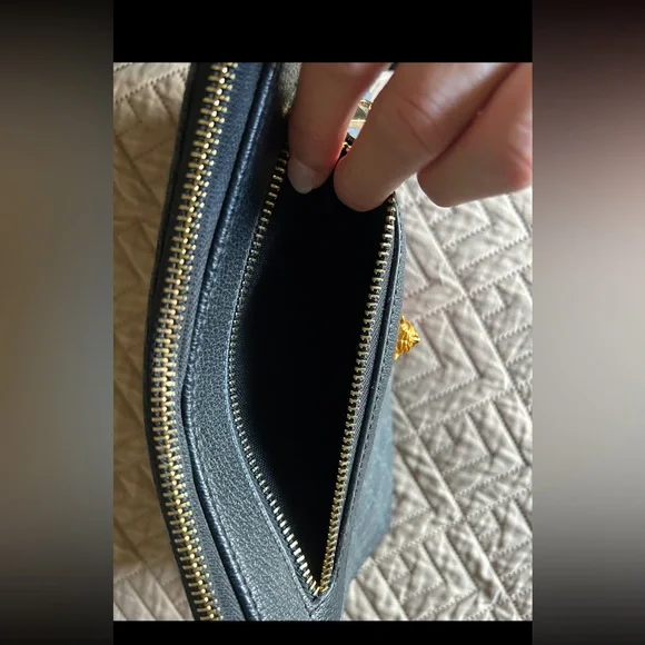 Large Wristlet/Clutch Purse - Picture 3 of 3